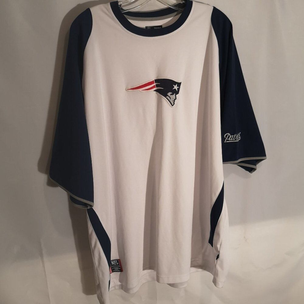 NFL Team Apparel Men's Size 2XL White with Navy New England Patriots  T-shirt